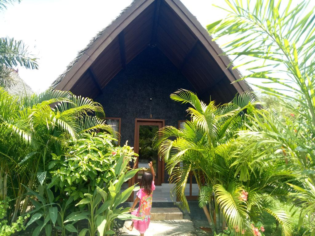 Rose Bungalow Hotel Pemenang Exterior foto